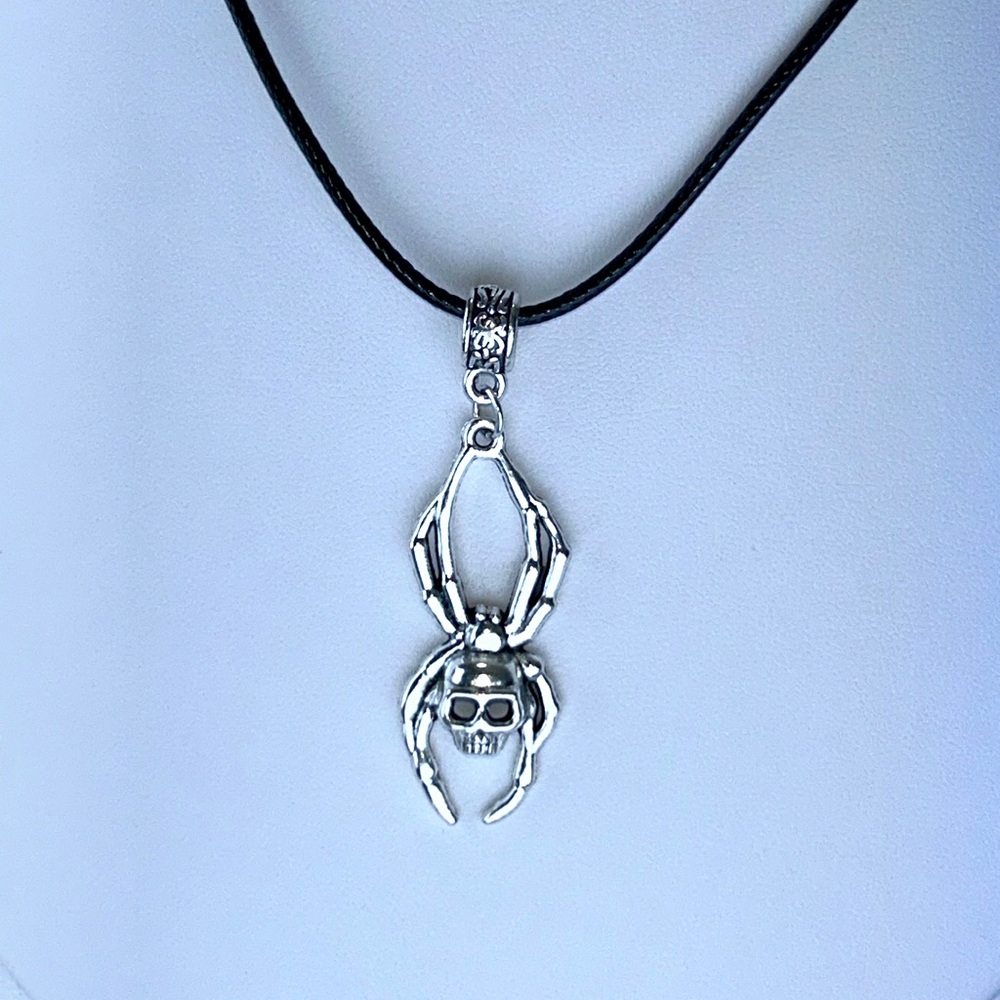 Handmade Halloween Goth Punk Festival Spider Skull Party Favor Unisex Necklace
